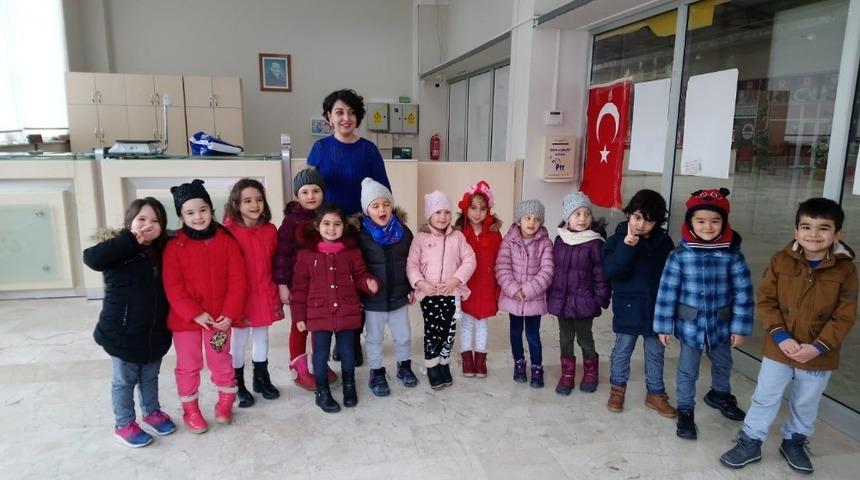 Minik &ouml;ğrencilerden anlamlı yılbaşı kartları