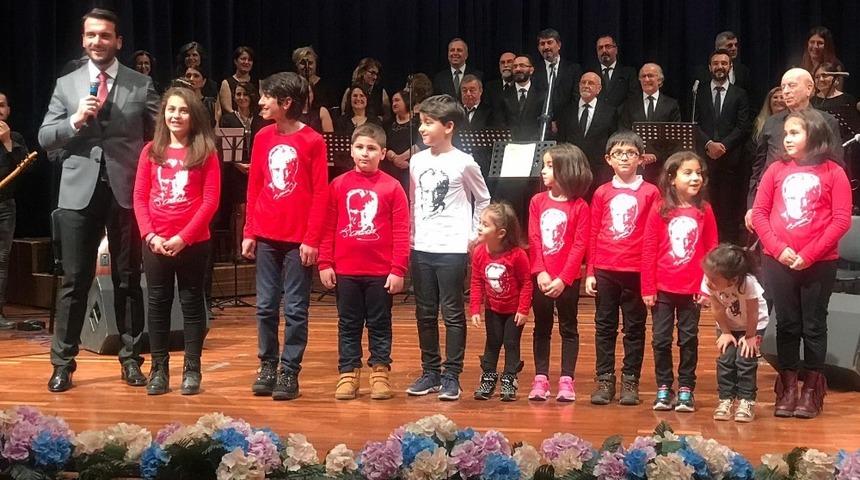 Sakarya T&uuml;rk Halk M&uuml;ziği Kent Topluluğu son konserini yaptı