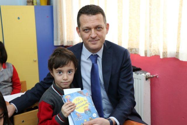 &Uuml;rkmezer&rsquo;den miniklere kitap seti 1