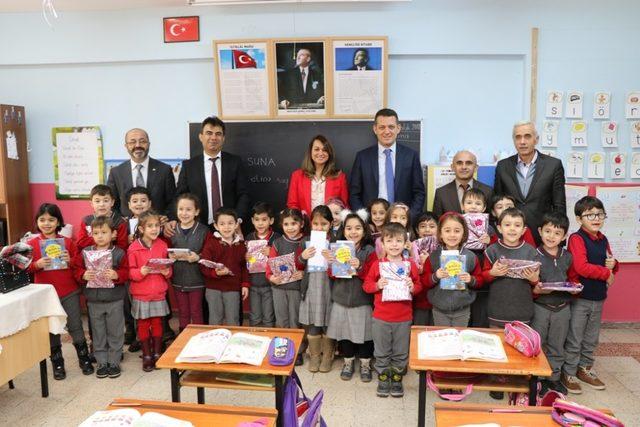 &Uuml;rkmezer&rsquo;den miniklere kitap seti 2