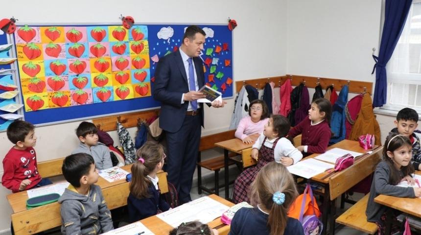 &Uuml;rkmezer&rsquo;den miniklere kitap seti