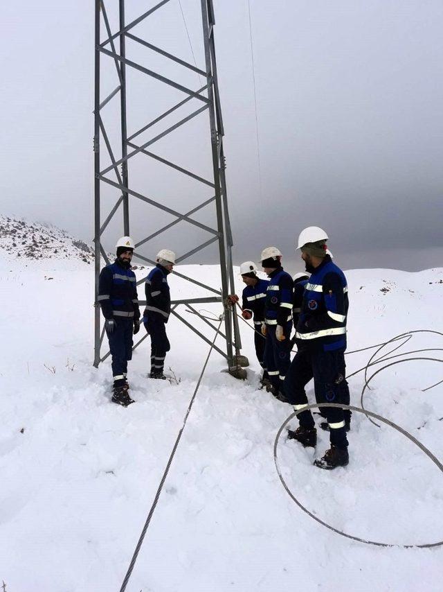 Dicle Elektrik’te kış mesaisi