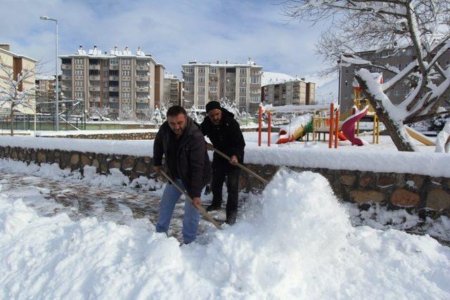 Bayburt Belediyesi’nden kar mesaisi