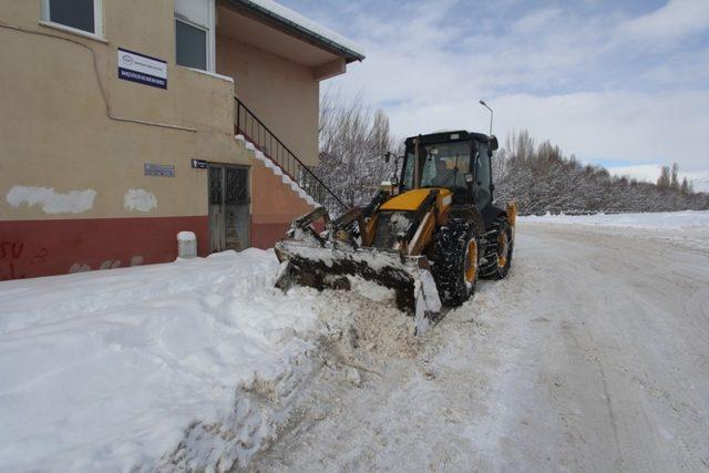 Bayburt Belediyesi’nden kar mesaisi