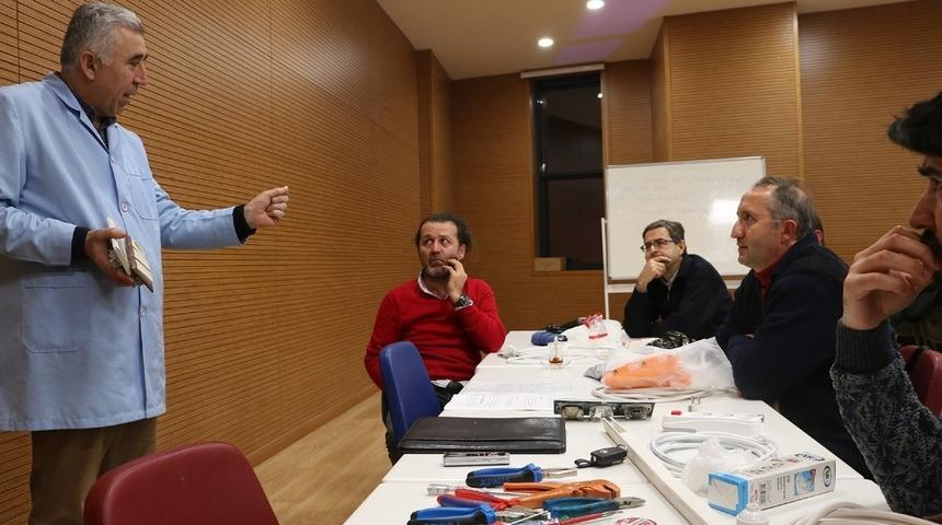 En Baba At&ouml;lye&rsquo;de konu elektrik tesisatı