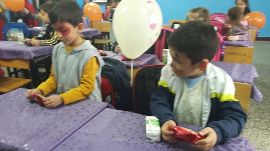 İlkokulda "Birlikte G&uuml;&ccedil;l&uuml;y&uuml;z" programı