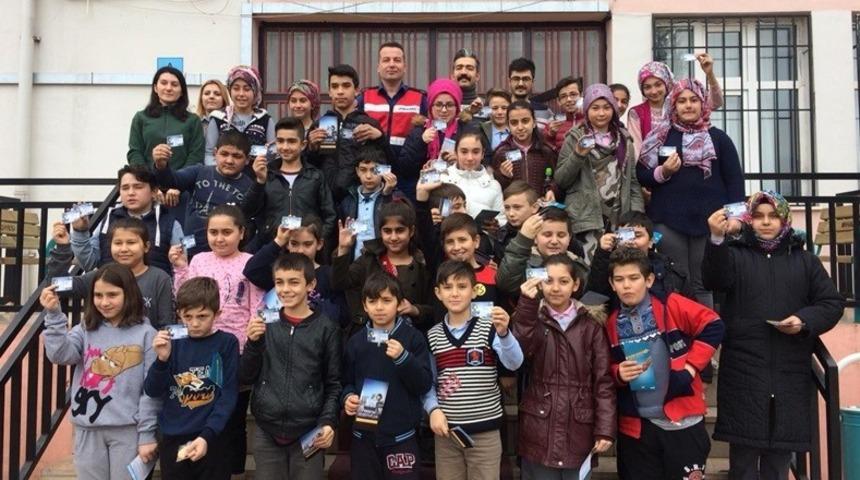 Minik &ouml;ğrencilere trafik semineri