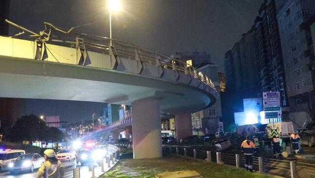 Polis kontrolünden kaçan otomobil viyadükten uçtu: 3 yaralı