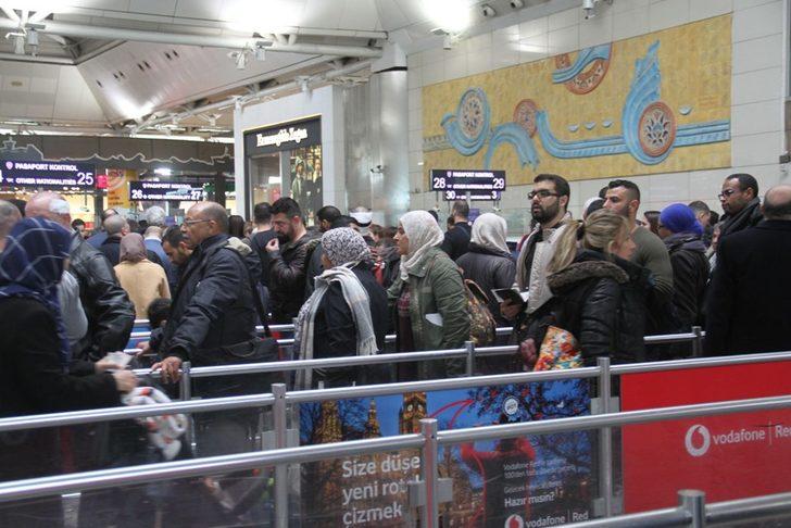 Atatürk Havalimanı'nda yılbaşı yoğunluğu  G2