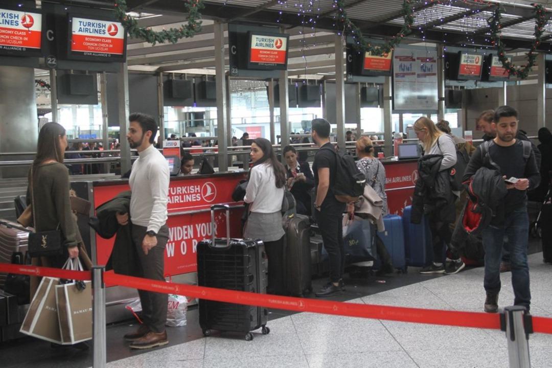 Atat&uuml;rk Havalimanı'nda yılbaşı yoğunluğu 