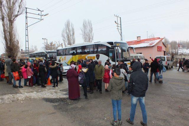 Malazgirtli öğrenciler Ankara’ya uğurlandı