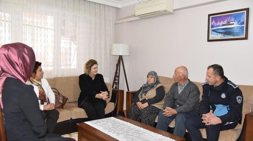 Vali Deniz’in eşi Olcay Deniz’den şehit polis ailelerine ziyaret