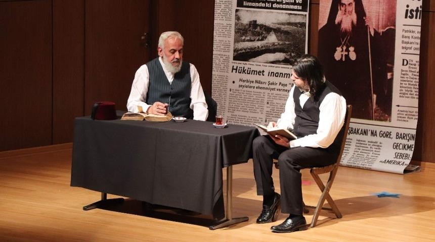 Mehmet Akif Ersoy’un tiyatro oyunu duygulandırdı