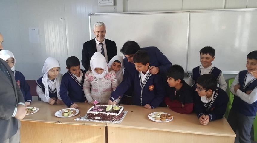 Hatim yapan gençlere hediyeler verildi