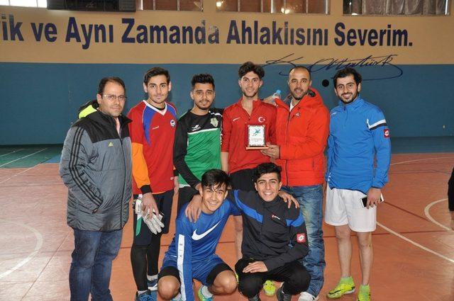 Kars’ta Futsal Turnuvası sona erdi