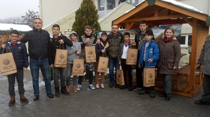 Yenice’ de öğrencilere fidan dağıtıldı