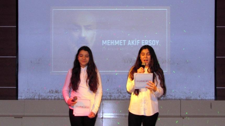 &Ccedil;&ouml;z&uuml;m Koleji&rsquo;nde Milli Şair anıldı
