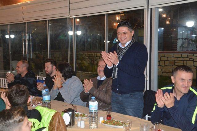 Başkan Acar, 15 yaş altı futbolcularla buluştu