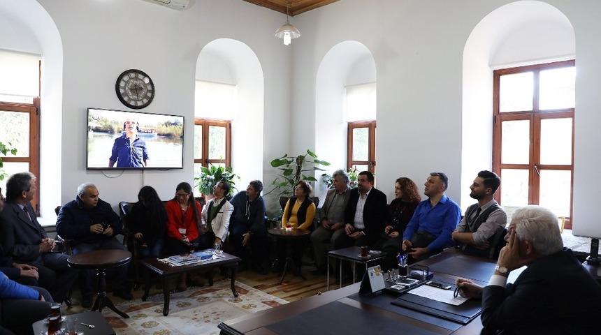 &rsquo;Engelsiz S&ouml;yle&rsquo; klip ekibinde Başkan G&uuml;r&uuml;n&rsquo;e ziyaret