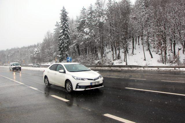 Bolu Dağı'nda kar yağışı