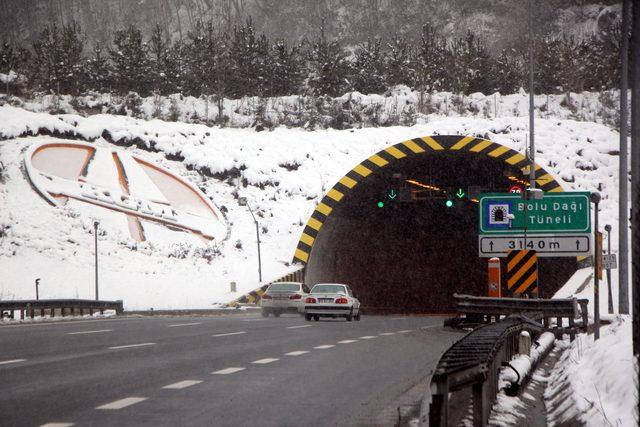 Bolu Dağı'nda kar yağışı