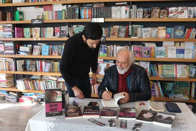 ‘Hatmi Adam’ için imza günü düzenlendi