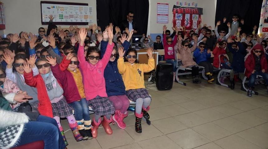 Beyt&uuml;şşebap Kaymakamlığından &ouml;ğrencilere sinema g&ouml;sterisi