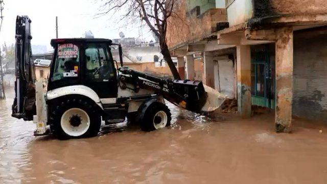 Suruç'u sel vurdu, mahsur kalanlar kurtarıldı