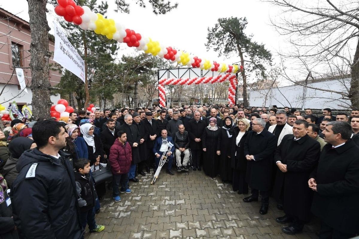 Muş Belediyesi Kadın Eğitim ve K&uuml;lt&uuml;r Merkezi t&ouml;renle a&ccedil;ıldı
