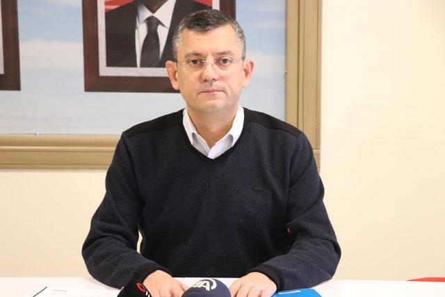 CHP'li Özel: Binali Yıldırım, 'Koltuk gitmesin' diye istifa etmemek için direniyor