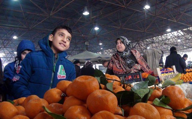 Otizmli çocuklar pazarcılık yaptı