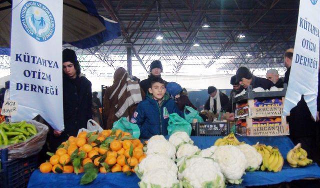 Otizmli çocuklar pazarcılık yaptı