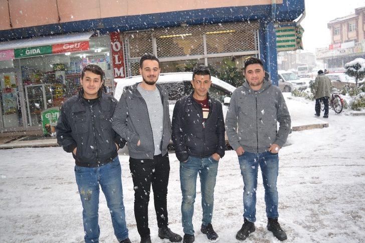 Şuhut’ta akşam saatlerinde kar etkili oldu G3