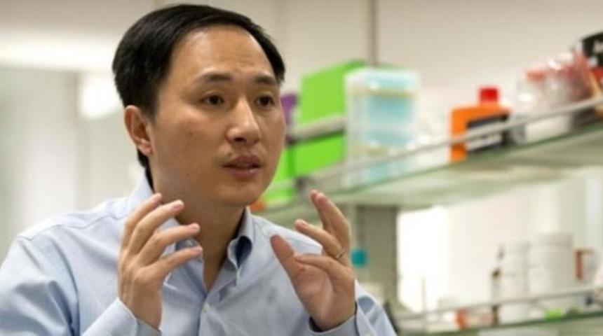 D&uuml;nyanın konuştuğu bilim insanı ortaya &ccedil;ıktı! G&ouml;zetim altında tutuluyor