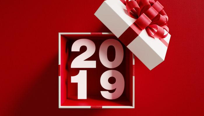 Yeni yıl mesajları 2019: Yılbaşı tebrik mesajları, hediye notları ile resimli, kısa veya sevgiliye yeni yıl mesajları seç gönder!