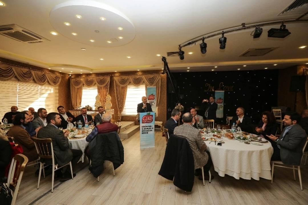 Başkan Yaşar, G&uuml;m&uuml;şhaneli iş adamlarıyla buluştu