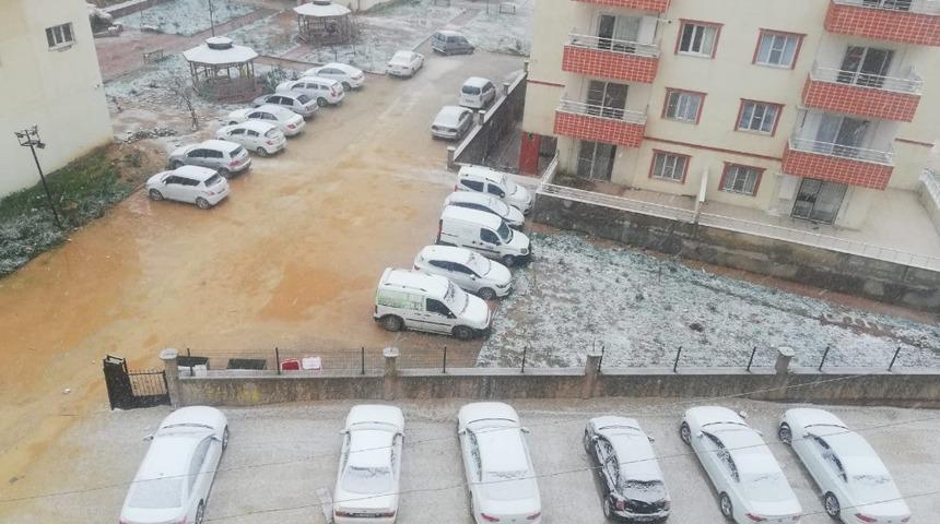 Mardin&rsquo;de kar yağışı etkili oldu