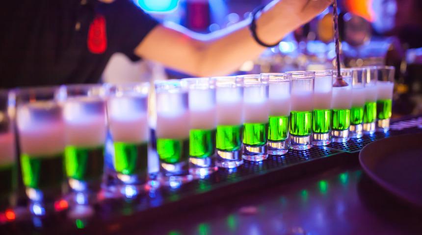 Sahte alkol zehirlenmesinin belirtileri nelerdir?