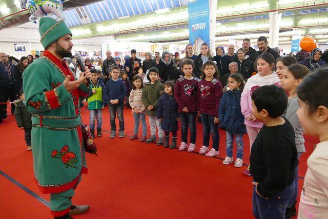 Almanya'da Türkçe Kitap Fuarı açıldı