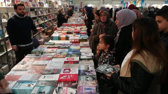 Almanya'da Türkçe Kitap Fuarı açıldı