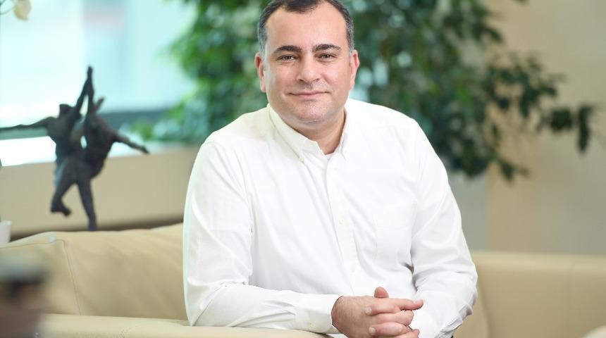 Alper Taşdelen vatandaşların yeni yılını kutladı