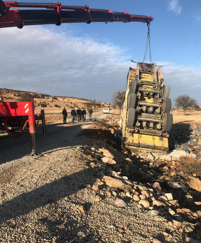 Direksiyonda kalp krizi geçiren kamyon şoförü yaşamını yitirdi