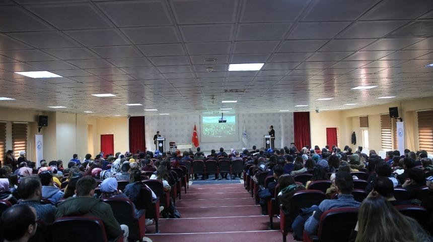 K&uuml;lt&uuml;r ve Turizm İl M&uuml;d&uuml;r&uuml; Aktuğ &ouml;ğretmenlere Van&rsquo;ı tanıttı