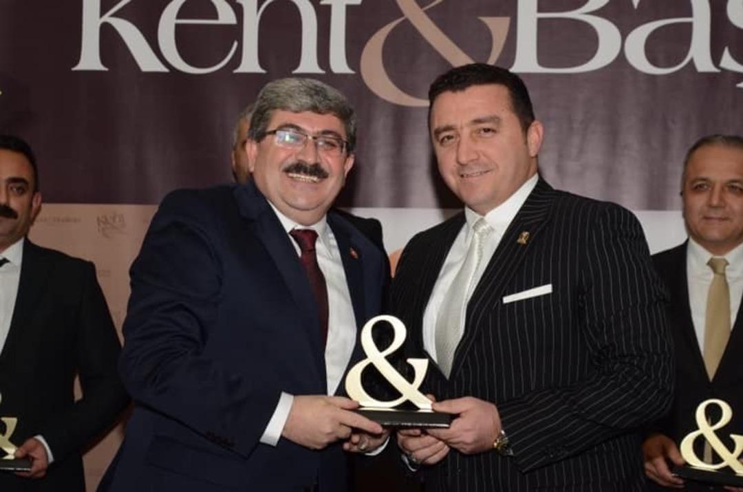 Boz&uuml;y&uuml;k Belediye Başkanı Fatih Bakıcı &rsquo;en başarılı başkan&rsquo; se&ccedil;ildi