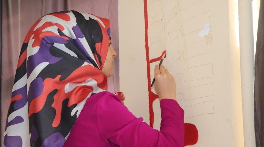 Siirt Belediyesi kurs öğrencilerinden boyama çalışması