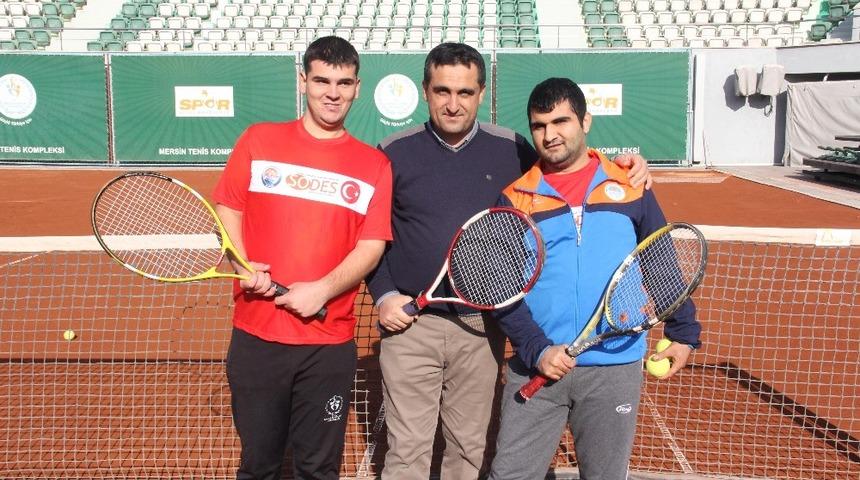Mersin&rsquo;de &ouml;zel sporculara tenis etkinliği