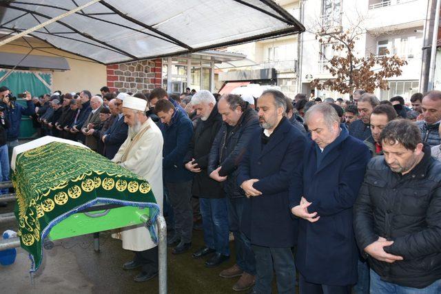 İnegöllü köfteci Zeynel Organ, toprağa verildi