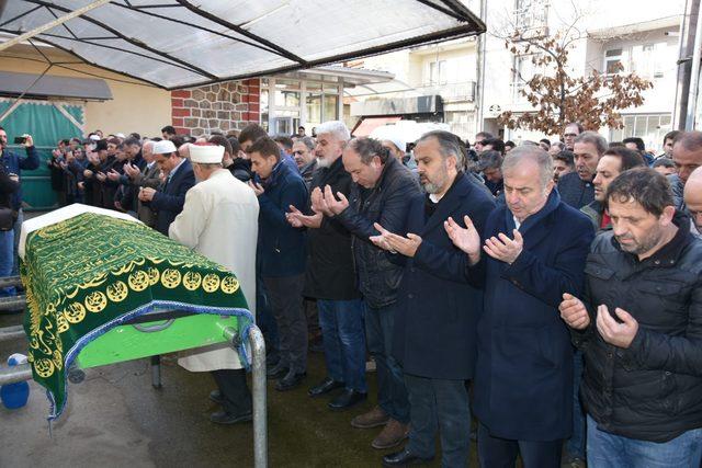 İnegöllü köfteci Zeynel Organ, toprağa verildi