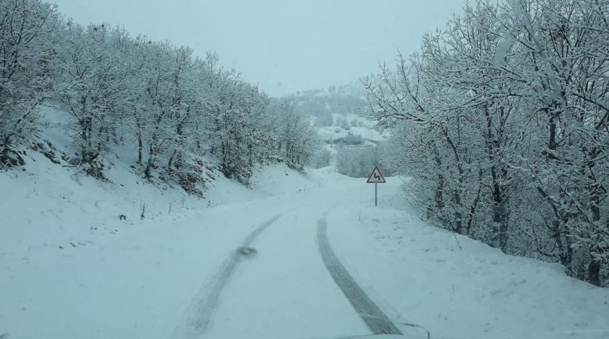 Gerger il&ccedil;esine kar yağışı başladı