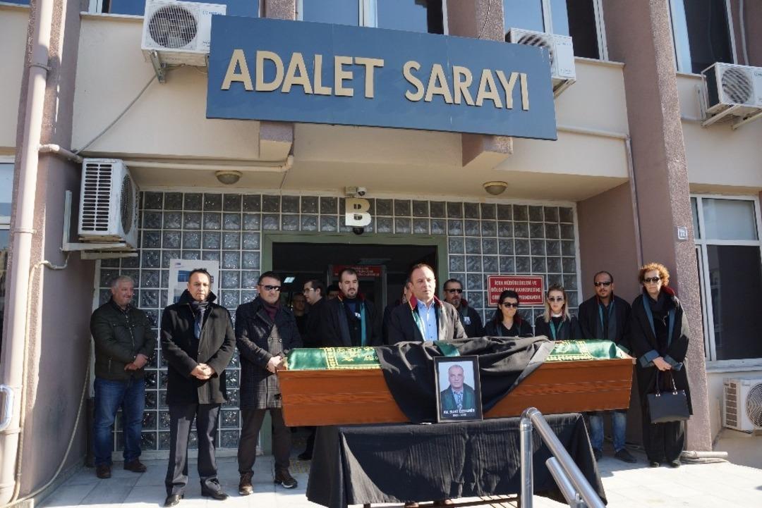 Aydınlı Avukat &Ouml;zdemir, son yolculuğuna uğurlandı